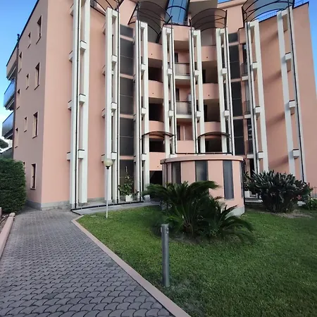 Апартаменти Uno Scorcio Sul Mare